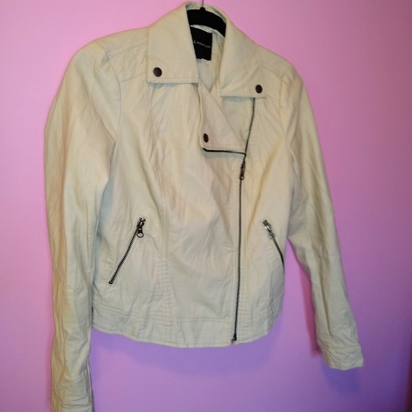 πRock & Republic Celeb Rocked White Moto Jacket - Picture 3 of 8